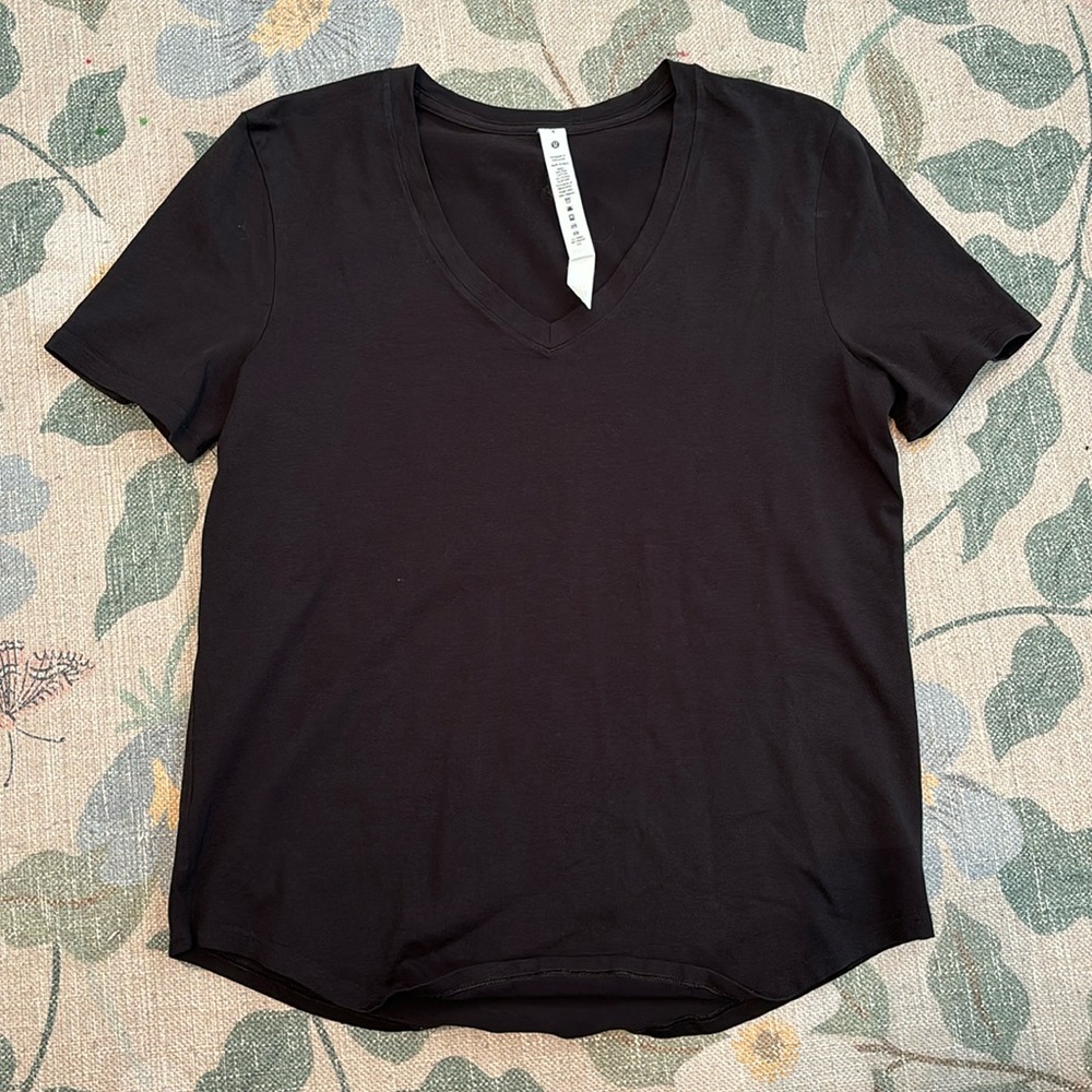 Lululemon Love v-neck t-shirt